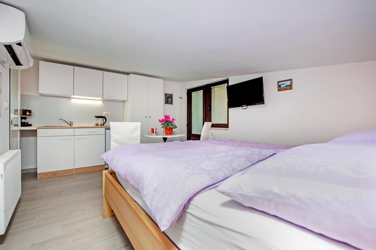 Keser Apartments Rovinj Exterior foto