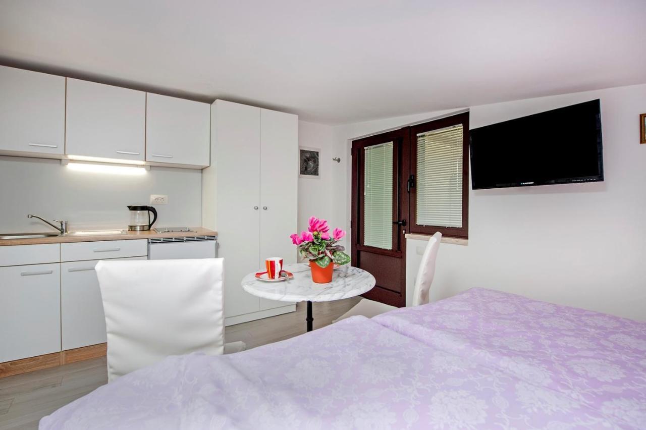Keser Apartments Rovinj Exterior foto